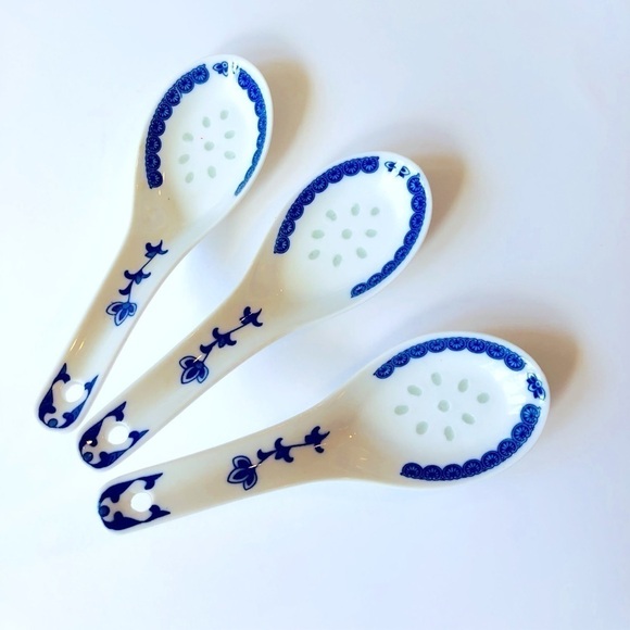 Beautiful porcelain soup spoons - Picture 1 of 9